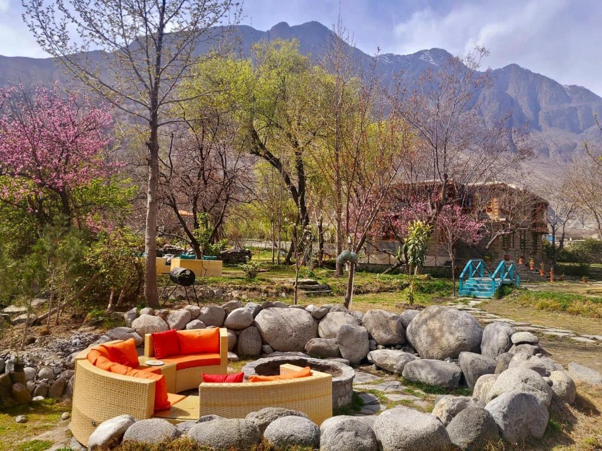 Riverdale Gilgit Extérieur photo